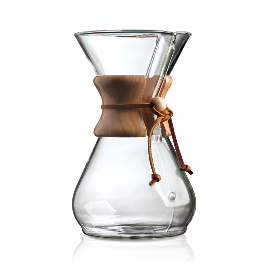Chemex Classic Kaffetrakter – 8 kopper. Chemex er en ekte klassiker innen filterkaffe, kjent for sitt tidløse design og rene smak.