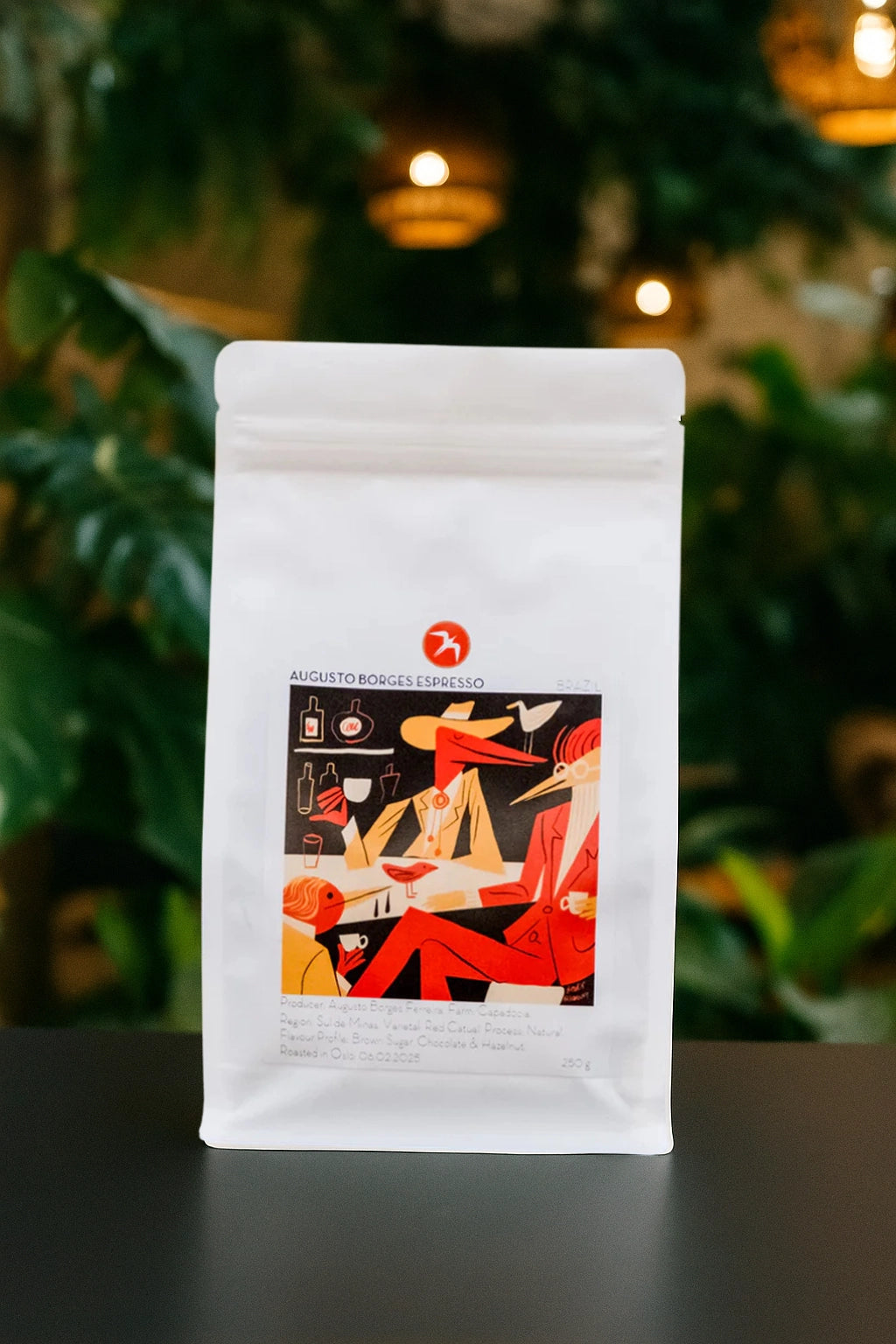 Augusto Borges, Espresso, er kaffebønner med smak av brunt sukker, sjokolade og macadamianøtter. Kaffebønnene er produsert i Brasil av småbønder og brent i Oslo hos Fuglen.