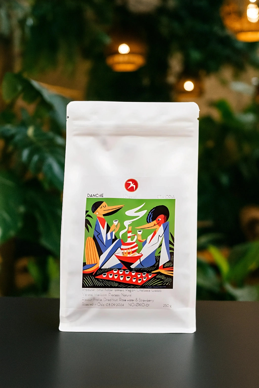 Danche (organisk) er en kaffe med smak av Oolong-te aprikos og pære. Kaffebønnene er produsert i Etiopia av småbønder og brent i Oslo hos Fuglen.