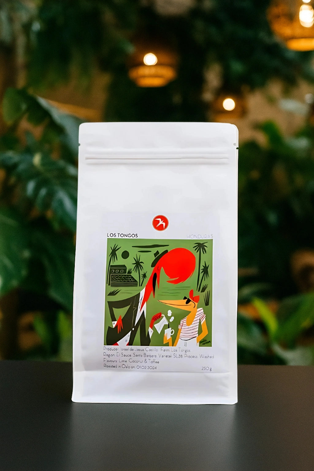 Los Tongos er kaffebønner med smak av kirsebær, appelsinblomst og honning. Kaffebønnene er produsert i Honduras og brent i Oslo hos Fuglen